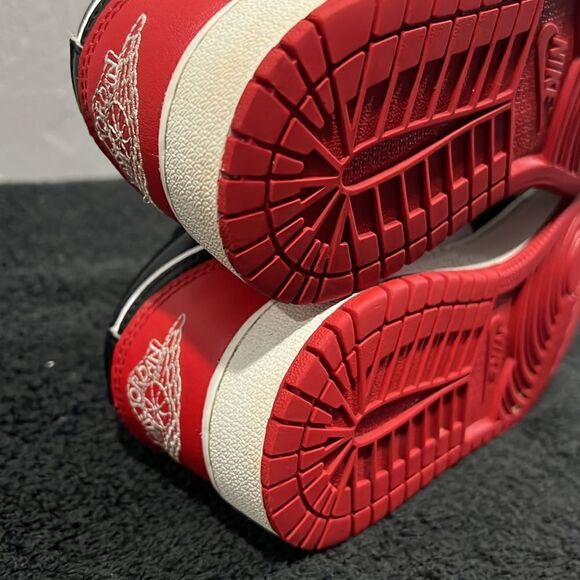 🏀 NIKE AIR JORDAN 1 Low 'Bred Toe' 2023 Shoes Big Kids Sz 4Y - RARE - Excellent - Picture 8 of 12